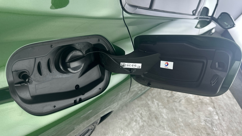 Peugeot 308 1.6 Plug-in Hybrid Allure Premium E-eat8 Green #29