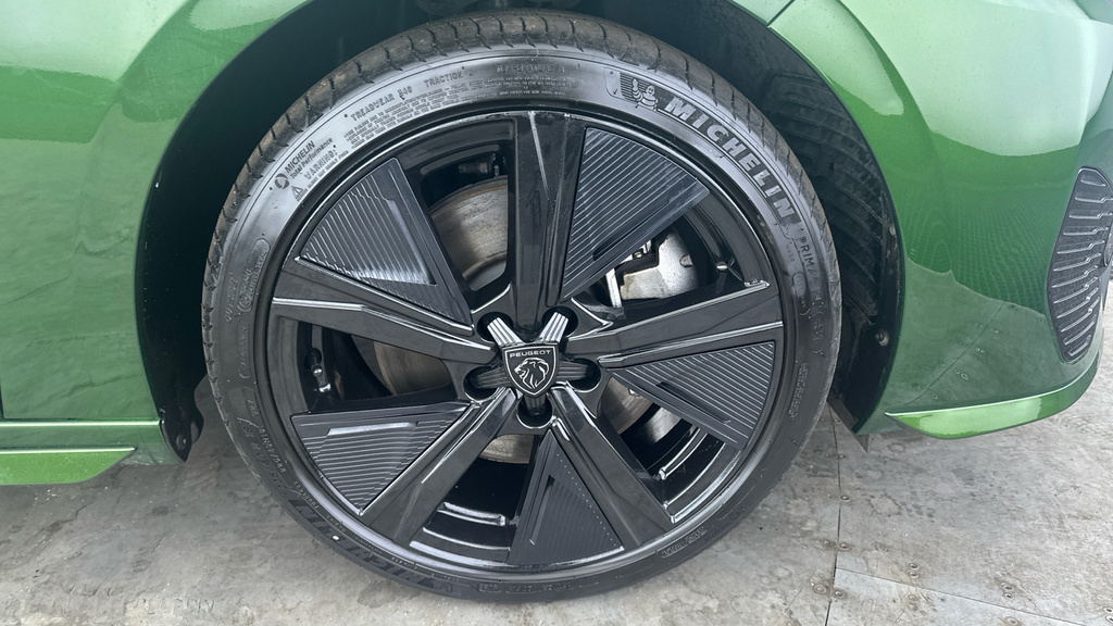 Peugeot 308 1.6 Plug-in Hybrid Allure Premium E-eat8 Green #28