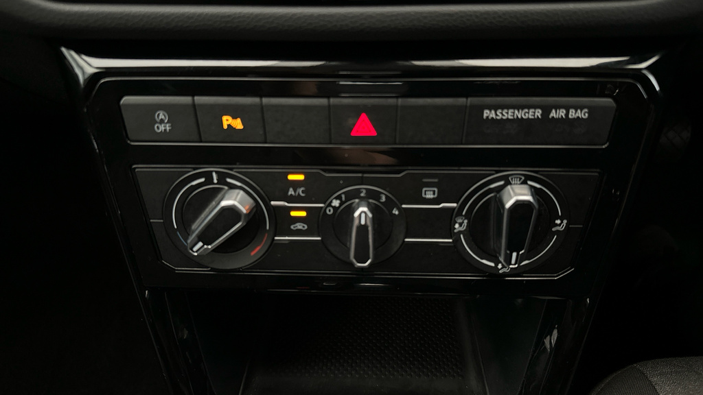 Volkswagen T-Cross Life Black #12