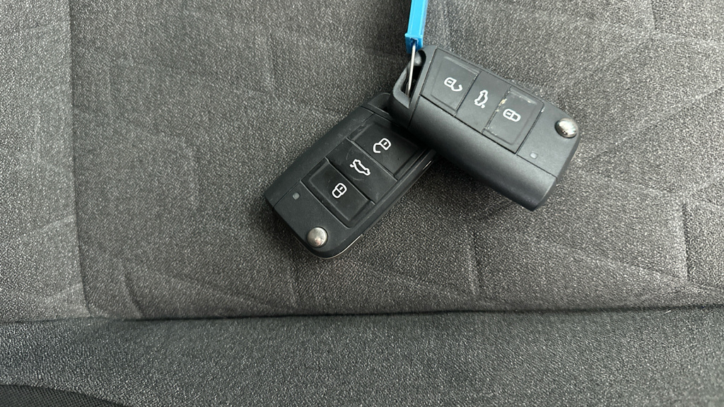 Volkswagen T-Cross Life Black #29