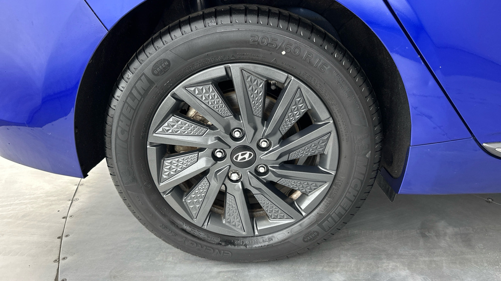 Hyundai Ioniq 1.6L Premium Black #24