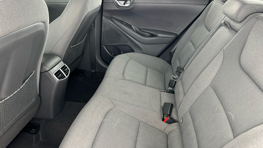 Hyundai Ioniq 1.6L Premium Black #20