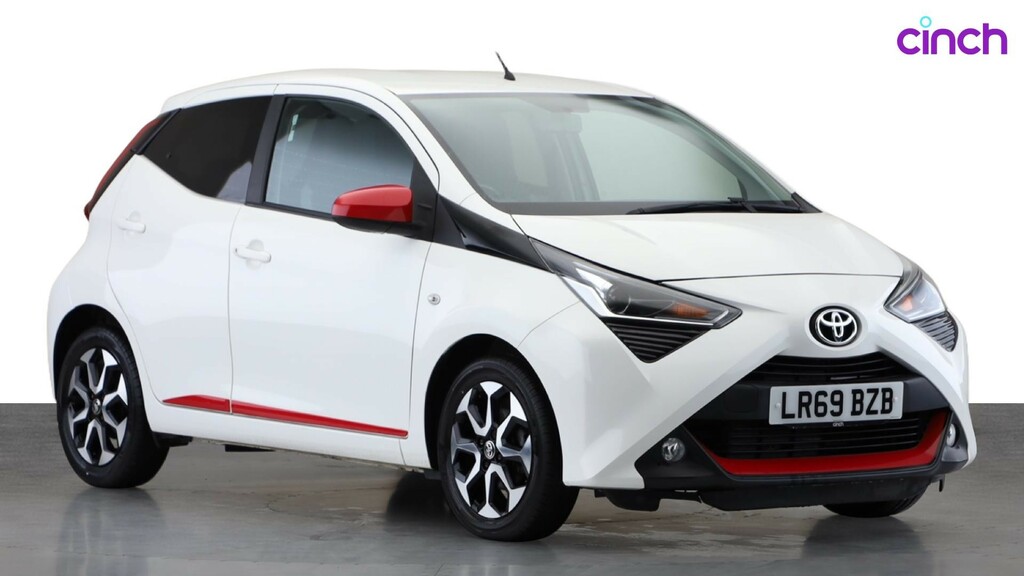 Toyota Aygo X Aygo X-play Black #1