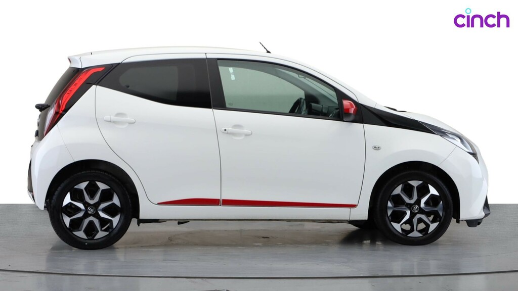 Toyota Aygo X Aygo X-play Black #2