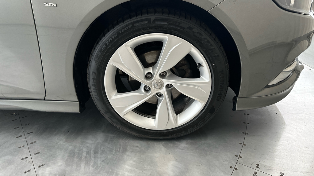 Vauxhall Insignia 2.0 Turbo D Blueinjection Country Tourer Diese Red #25