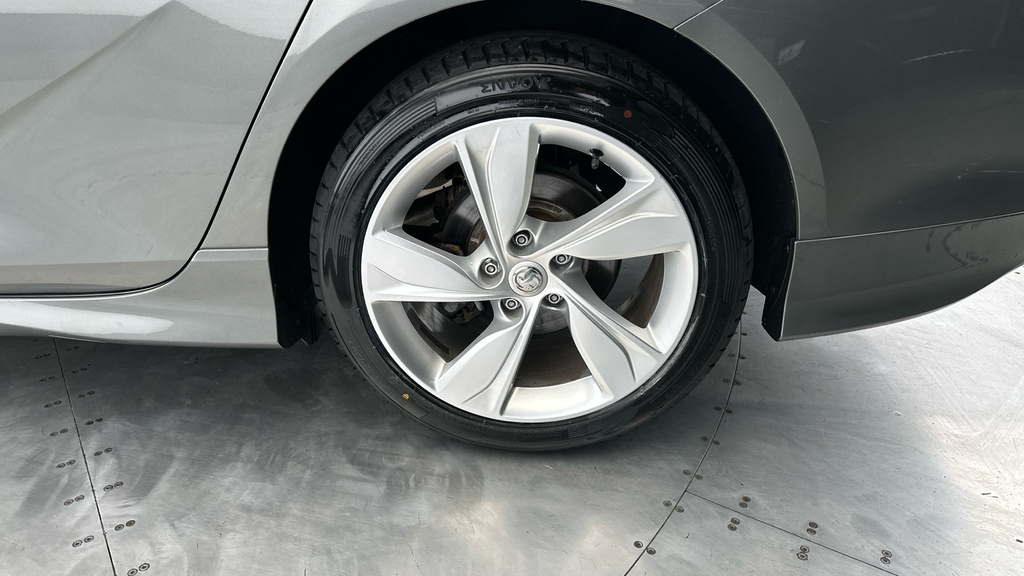 Vauxhall Insignia 2.0 Turbo D Blueinjection Country Tourer Diese Red #23