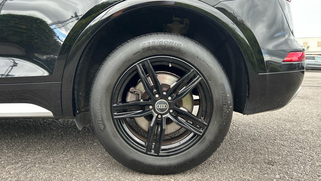 Audi Q5 2.0 Tdi 40 Black Edition Suv S Tronic Q Black #18