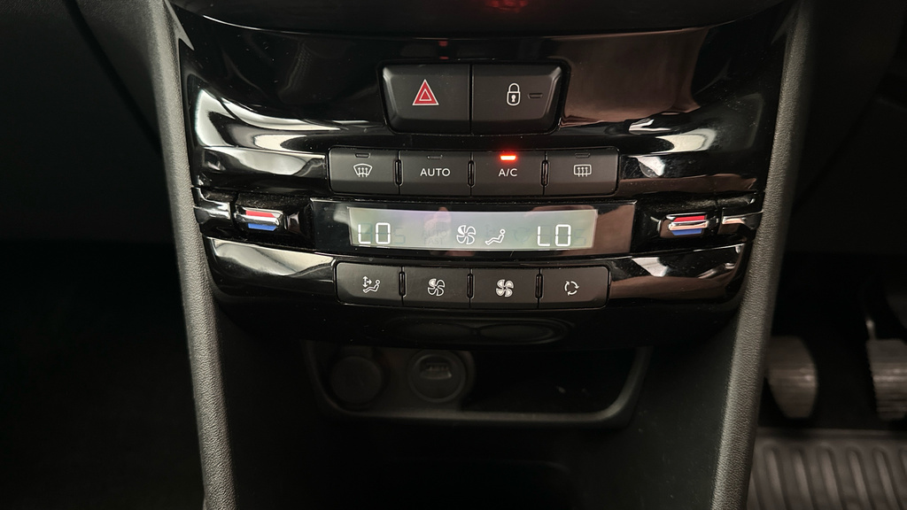 Peugeot 208 1.2 Puretech 82 Signature Start Stop Blue #16