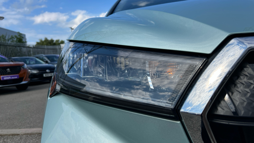 Skoda ENYAQ Enyaq IV 60 White #29