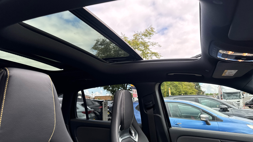 Mercedes-Benz GLA Class 1.3 Gla200 Sport Executive Suv 7G-dct Blue #28