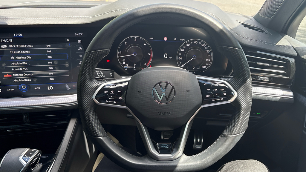 Volkswagen Touareg Black Edition Grey #41