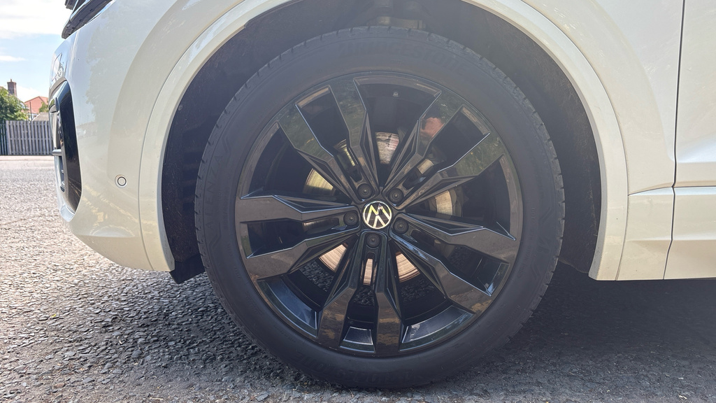 Volkswagen Touareg Black Edition Grey #34