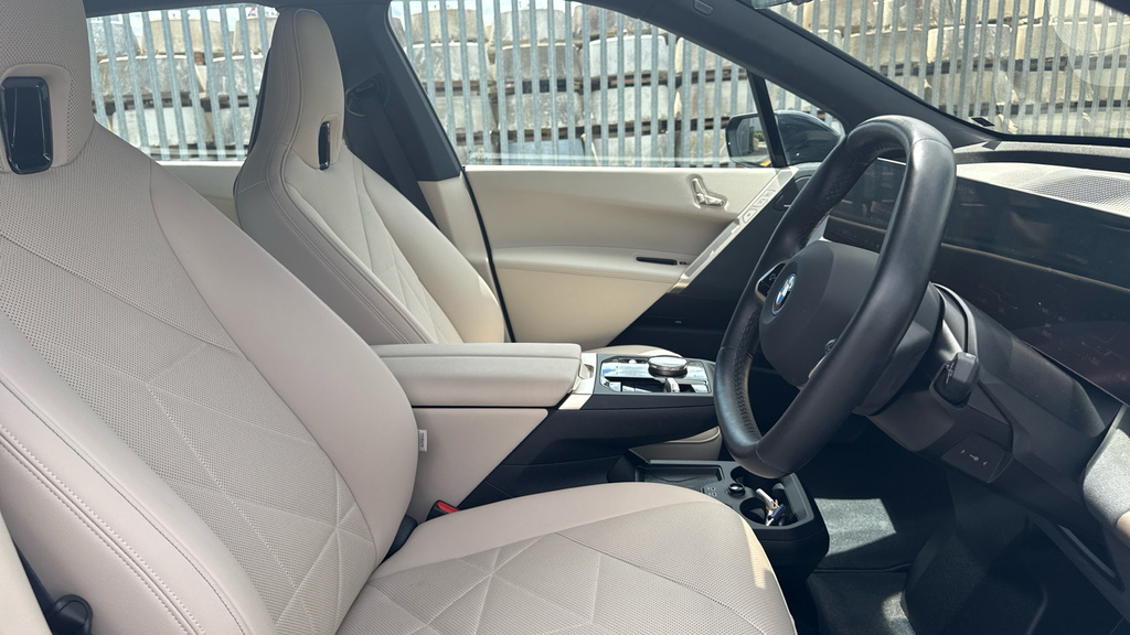 BMW iX 385Kw Xdrive50 M Sport 111.5Kwh Black #16