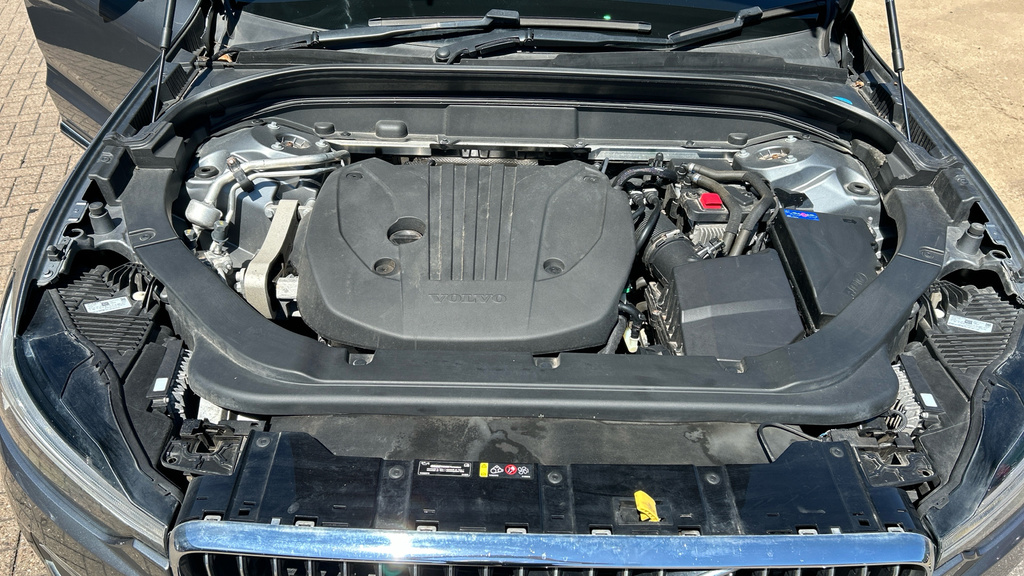 Volvo XC60 2.0 B5p Momentum Geartronic Grey #19