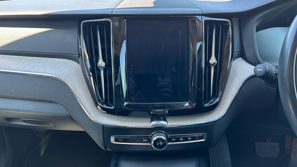 Volvo XC60 2.0 B5p Momentum Geartronic Grey #15