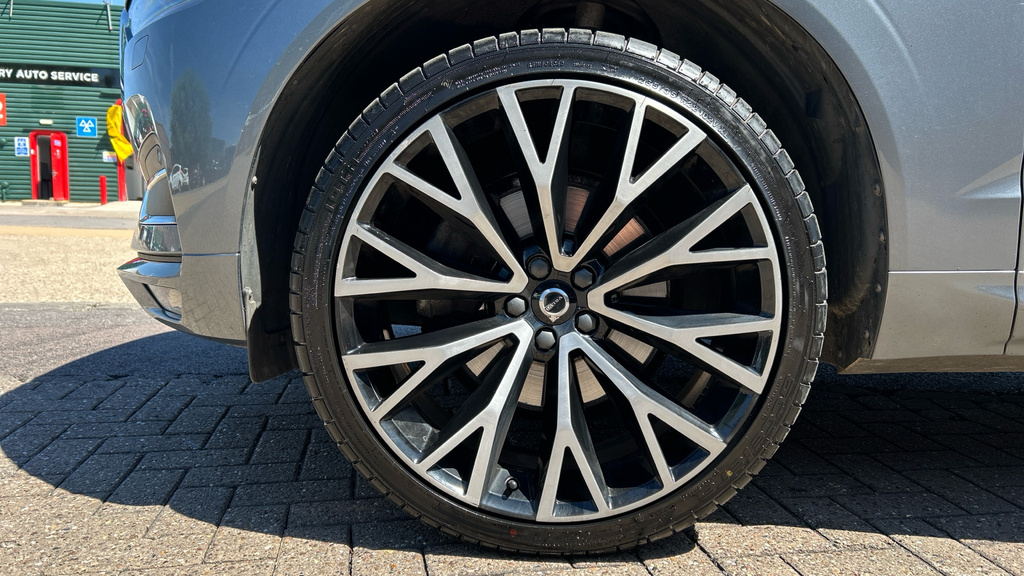 Volvo XC60 2.0 B5p Momentum Geartronic Grey #20