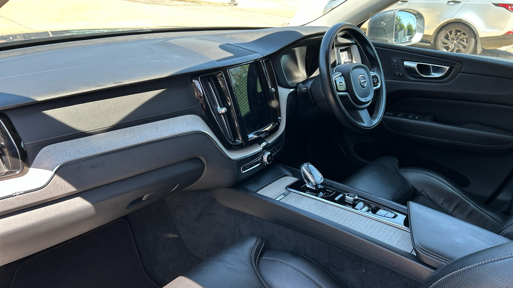 Volvo XC60 2.0 B5p Momentum Geartronic Grey #10