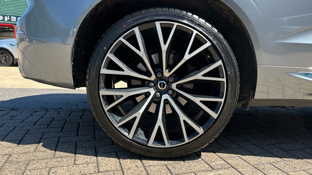 Volvo XC60 2.0 B5p Momentum Geartronic Grey #22
