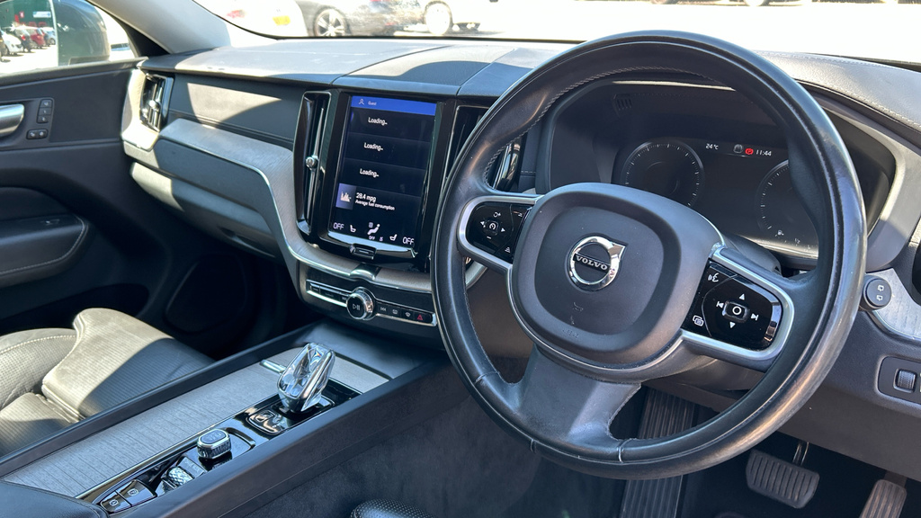 Volvo XC60 2.0 B5p Momentum Geartronic Grey #9