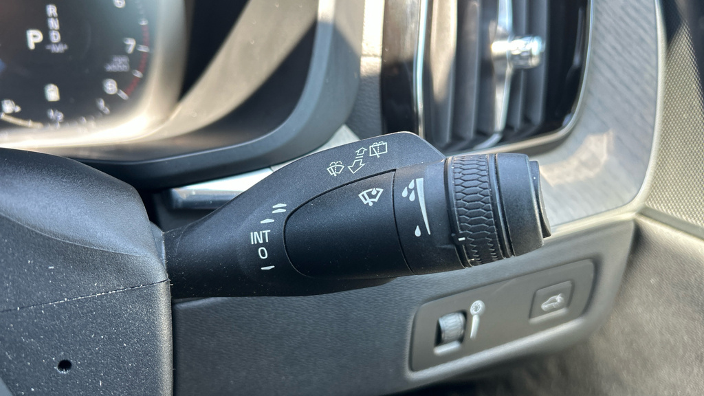 Volvo XC60 2.0 B5p Momentum Geartronic Grey #28