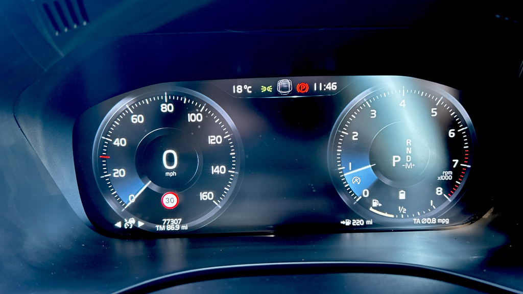 Volvo XC60 2.0 B5p Momentum Geartronic Grey #16