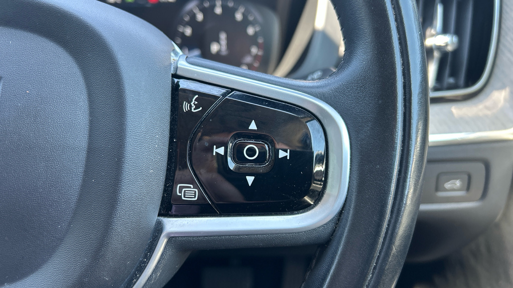 Volvo XC60 2.0 B5p Momentum Geartronic Grey #26