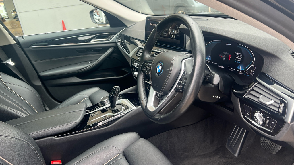 BMW 5 Series 530E Xdrive M Sport Touring Blue #12