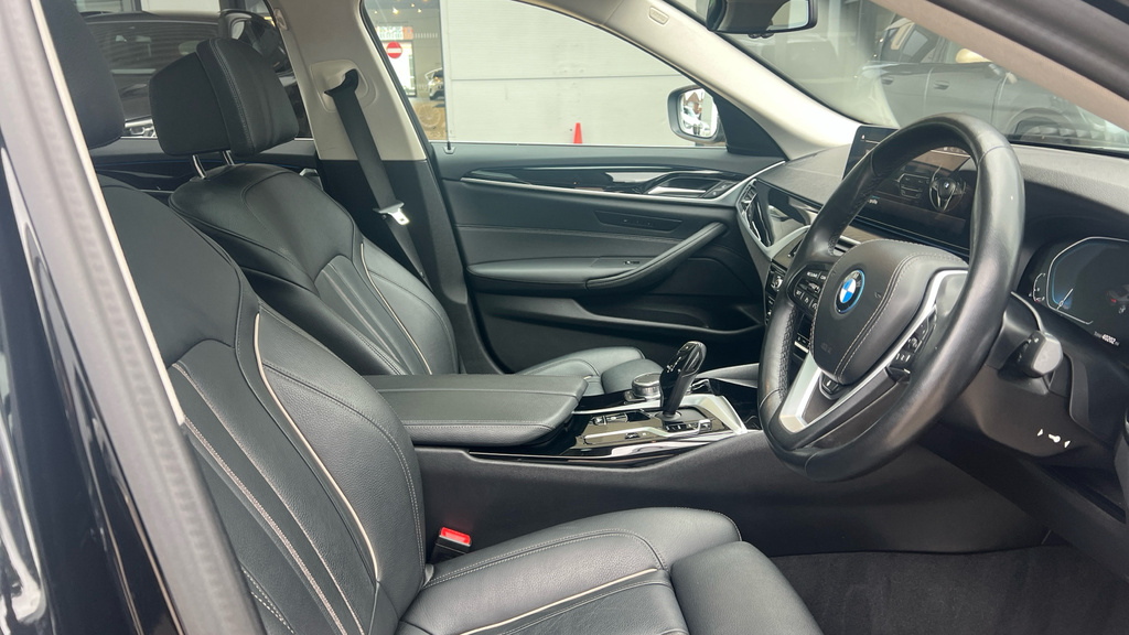 BMW 5 Series 530E Xdrive M Sport Touring Blue #19