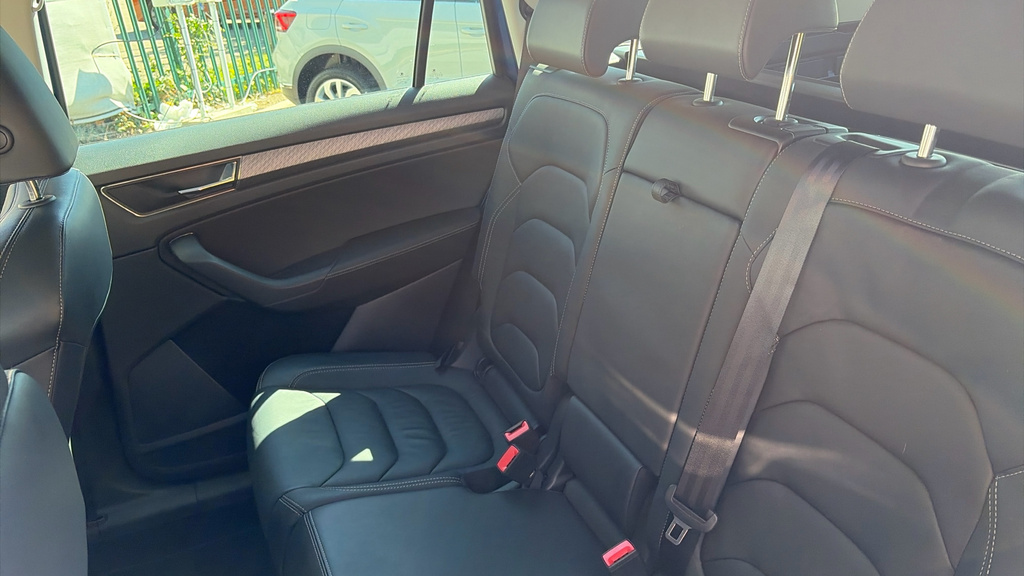 Skoda Kodiaq Sportline White #24
