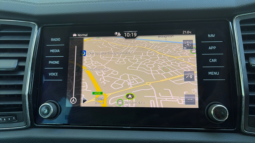 Skoda Kodiaq Sportline White #33