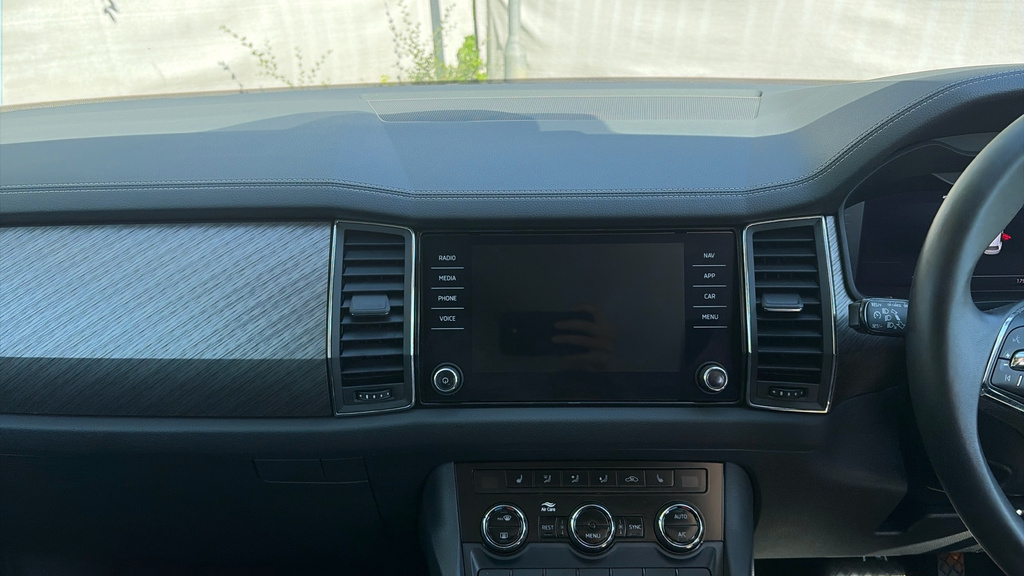 Skoda Kodiaq Sportline White #22