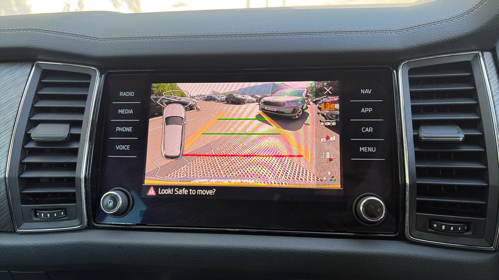 Skoda Kodiaq Sportline White #18