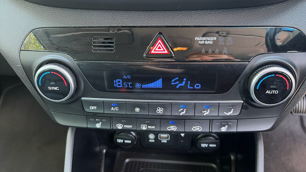 Hyundai Tucson 1.6 T-gdi Premium 175 Bhp Grey #36