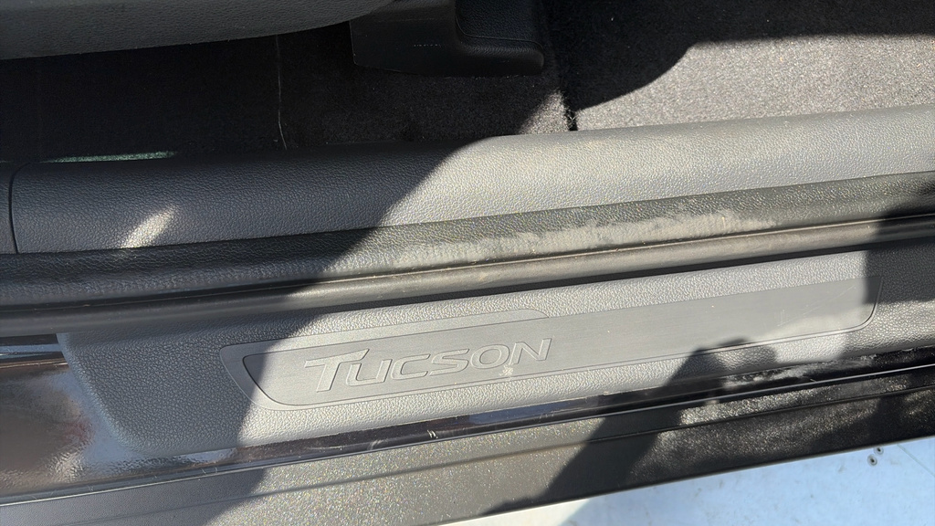 Hyundai Tucson 1.6 T-gdi Premium 175 Bhp Grey #40