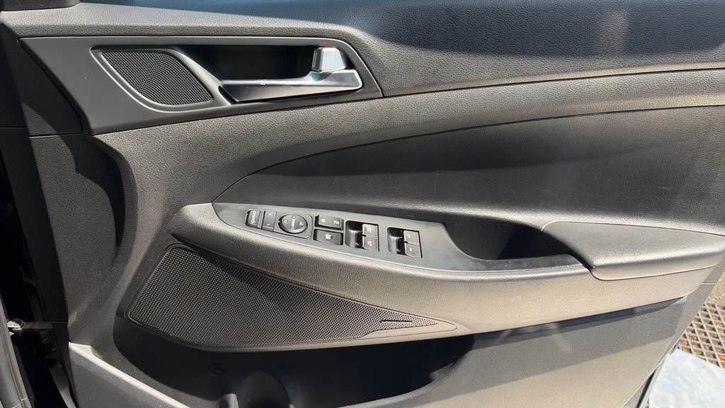 Hyundai Tucson 1.6 T-gdi Premium 175 Bhp Grey #33