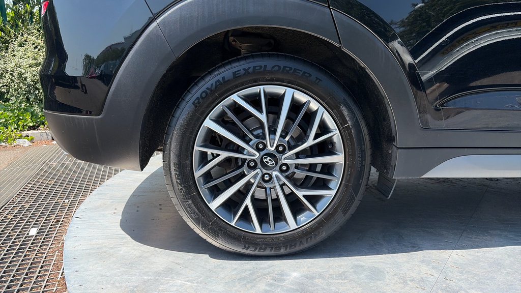 Hyundai Tucson 1.6 T-gdi Premium 175 Bhp Grey #23