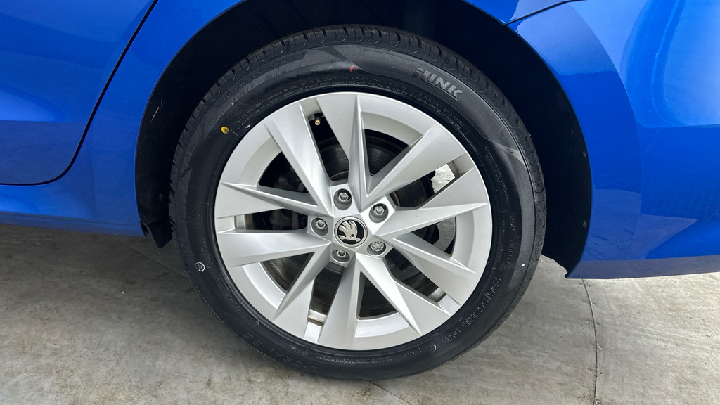 Skoda Octavia Estate 2.0Tdi 150Ps Se L Scr Dsg Blue #24