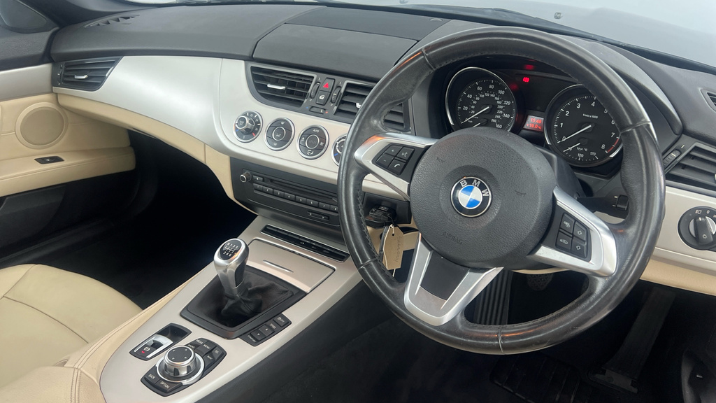 BMW Z4 Convertible 2.0 Z4 Sdrive18i Roadster 2016 Orange #9