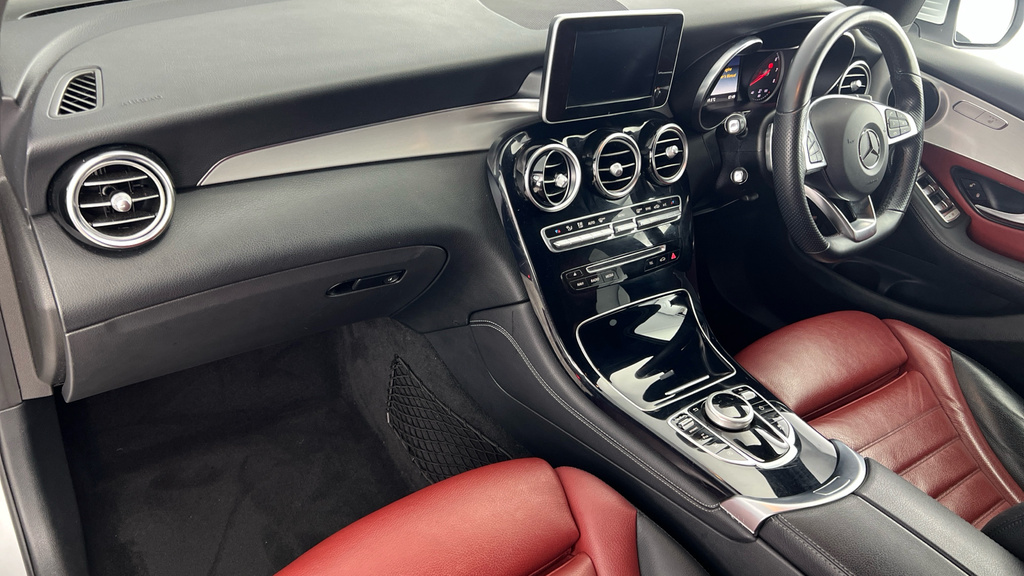 Mercedes-Benz GLC Class 300 D 4Matic Amg Line Premium Plsestate Silver #14