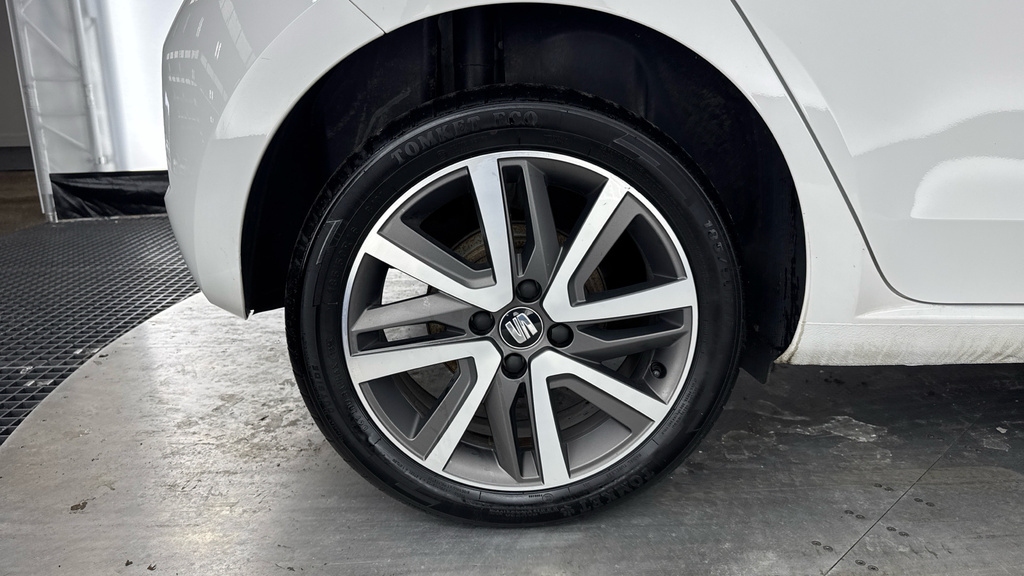 Seat MII 83Ps Hatchback 5-Door Gloss Black Alloys Black #17