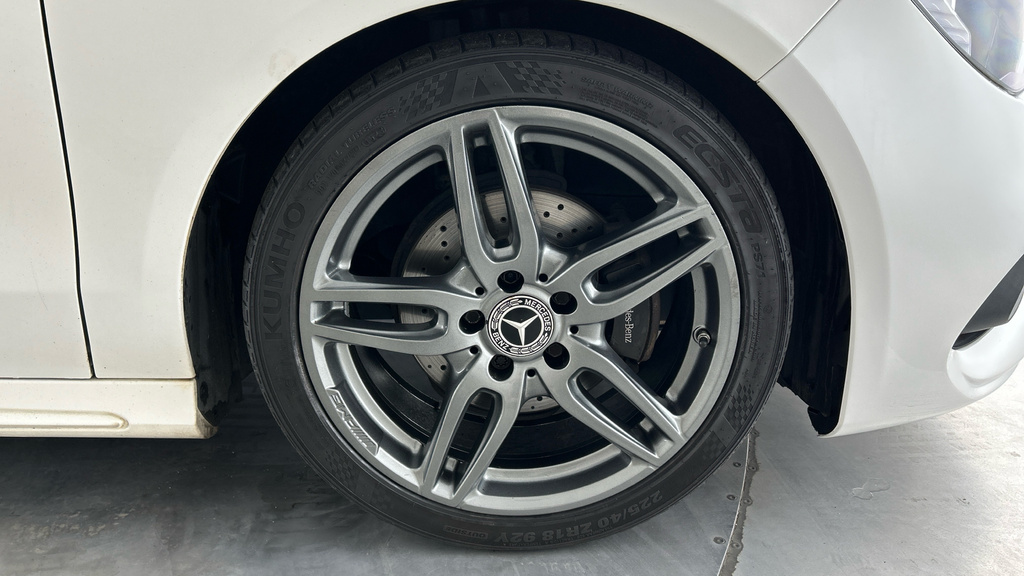 Mercedes-Benz CLA Class 1.6 Amg Line Edition Shooting Brake Euro 6 Ss 5 White #24