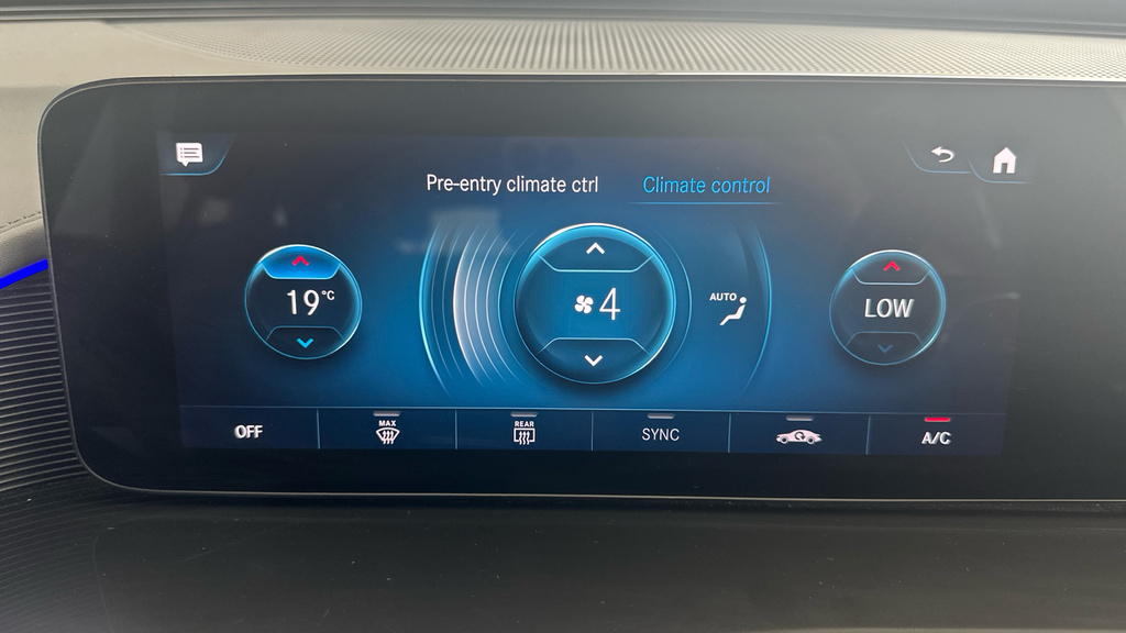 Mercedes-Benz EQC 400 Sport 4Matic White #21