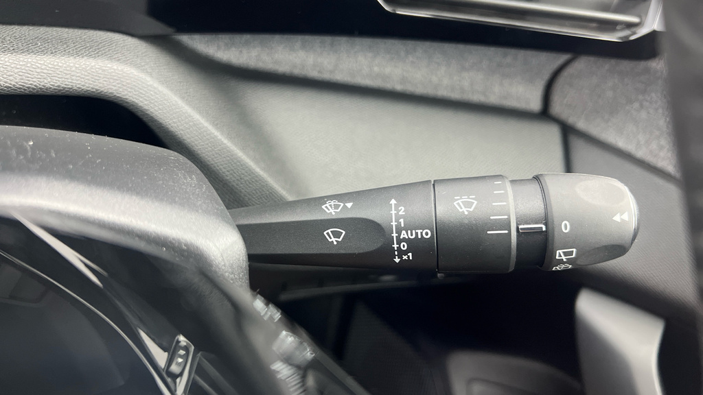 Peugeot 308 1.2 Puretech Allure Premium Eat8 Black #18