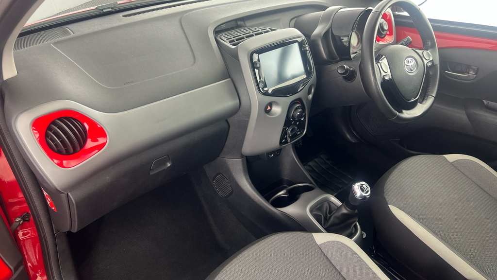Toyota Aygo X Vvt-i X-trend Red #10