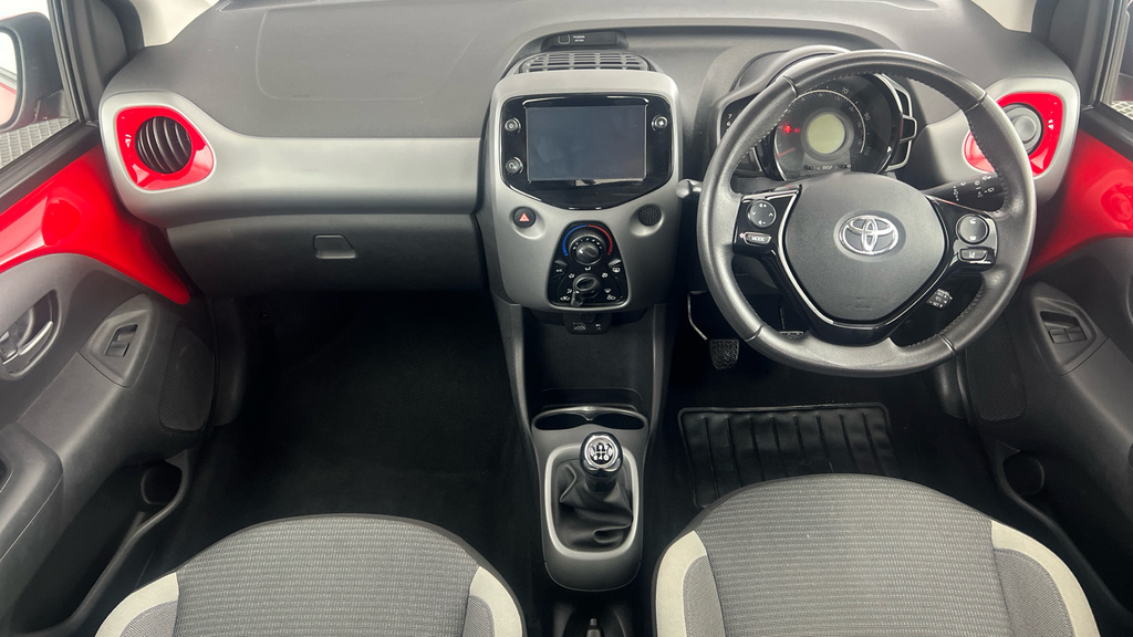 Toyota Aygo X Vvt-i X-trend Red #13