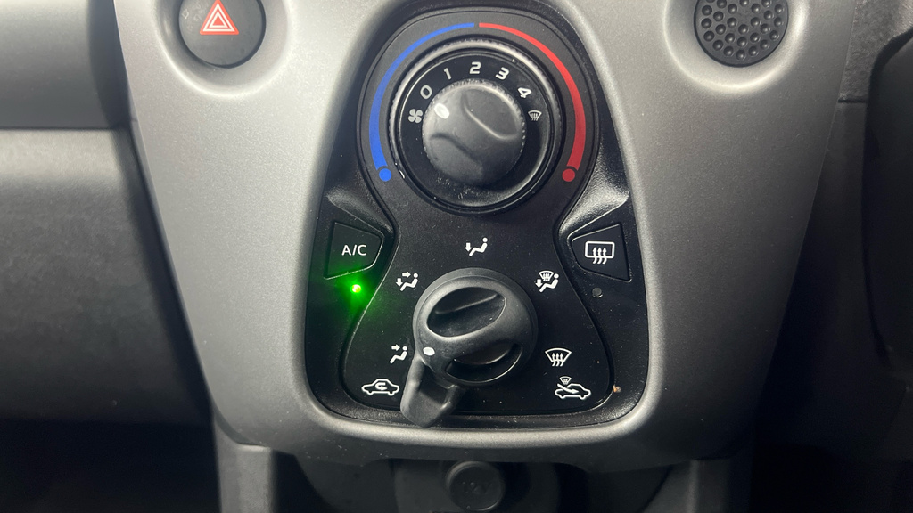 Toyota Aygo X Vvt-i X-trend Red #12