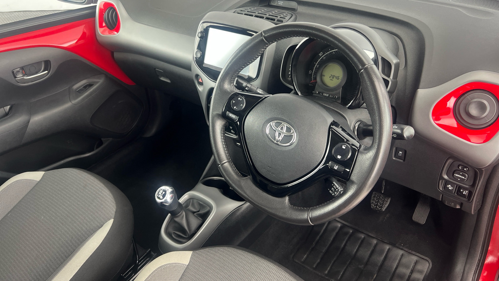 Toyota Aygo X Vvt-i X-trend Red #9