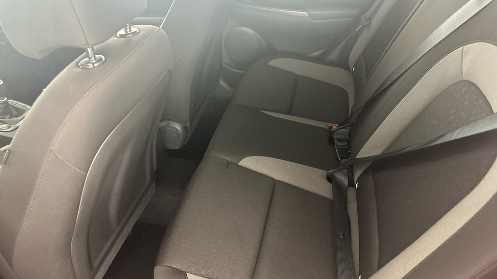 Hyundai Kona 1.0T Gdi Play Black #20