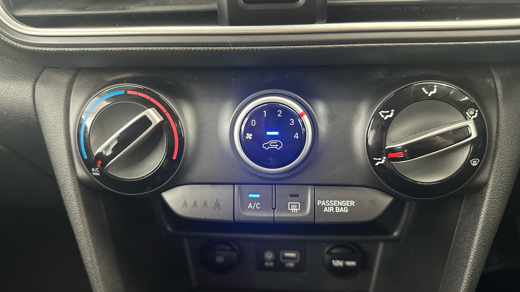 Hyundai Kona 1.0T Gdi Play Black #12
