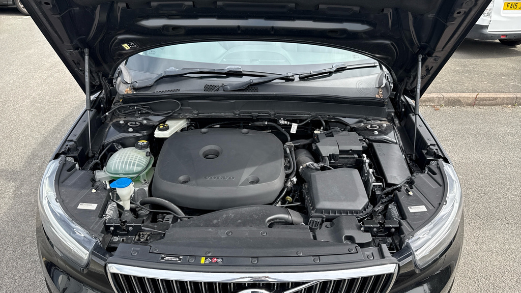 Volvo XC40 1.5 T3 Momentum Euro 6 Ss White #16
